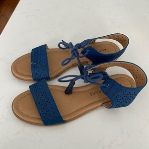 Navy lucky brand tie sandals!